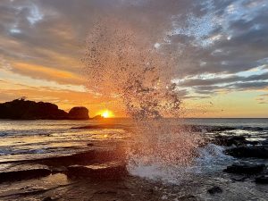 Sploosh hole at playa pelada, Nosara Costa Rica