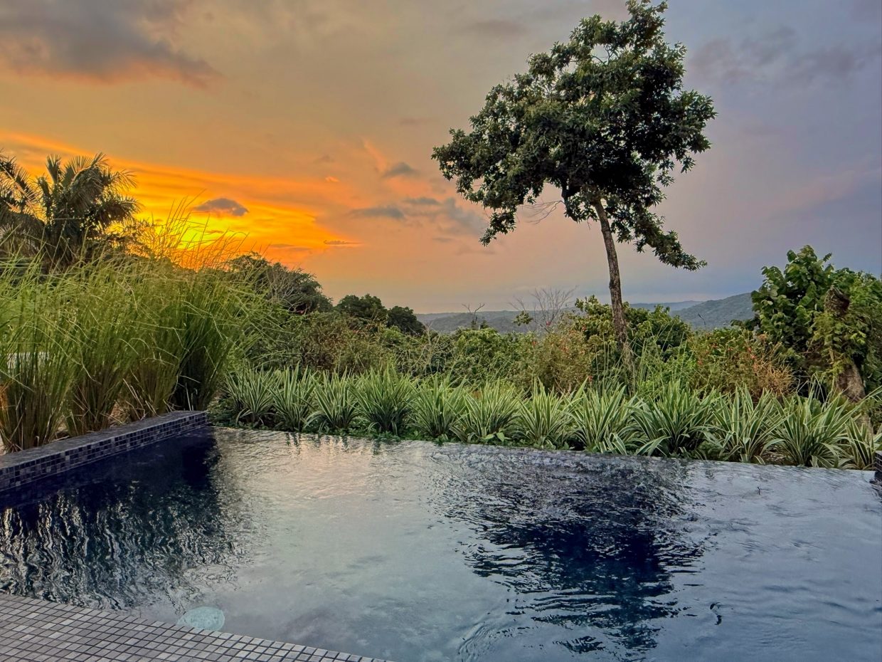 Private Infinity Splash Pool - Villa Sueno