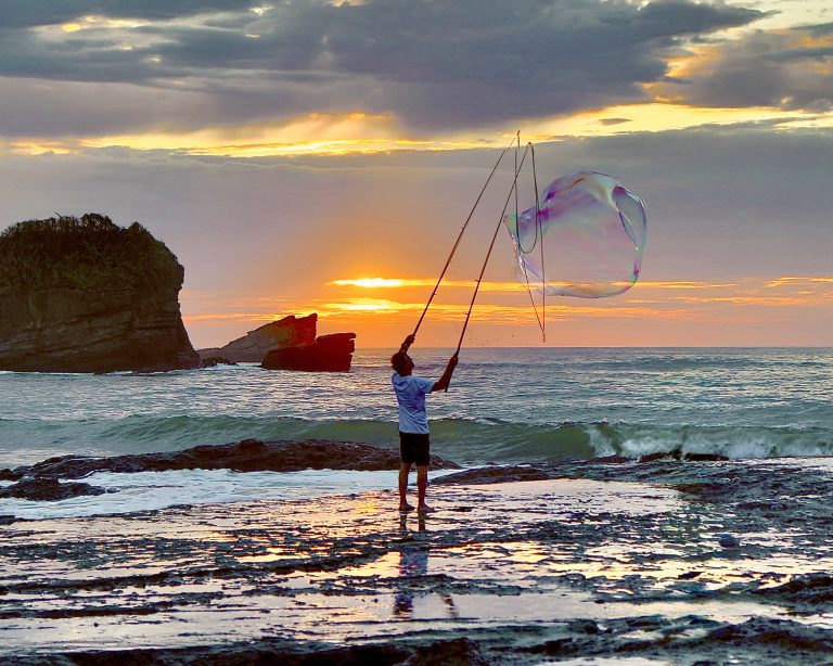 beach-bubbles-at-sunset