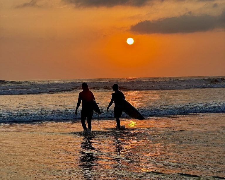 sunset-surfing